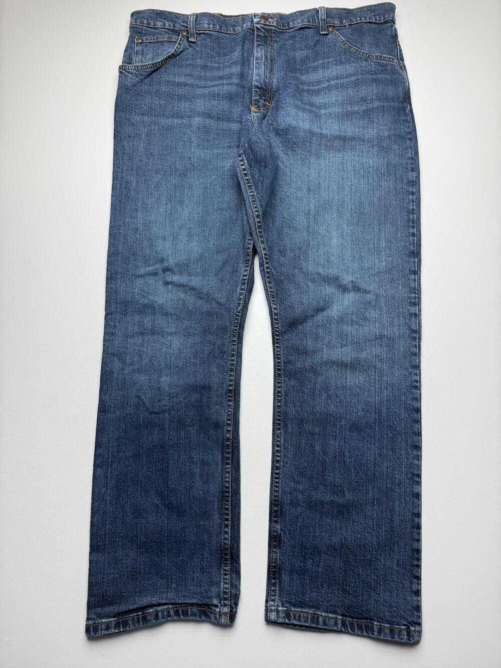 Wrangler Jeans Mens 40x30 Blue Wash Denim Relaxed Straight Stretch 1095F-XVMT